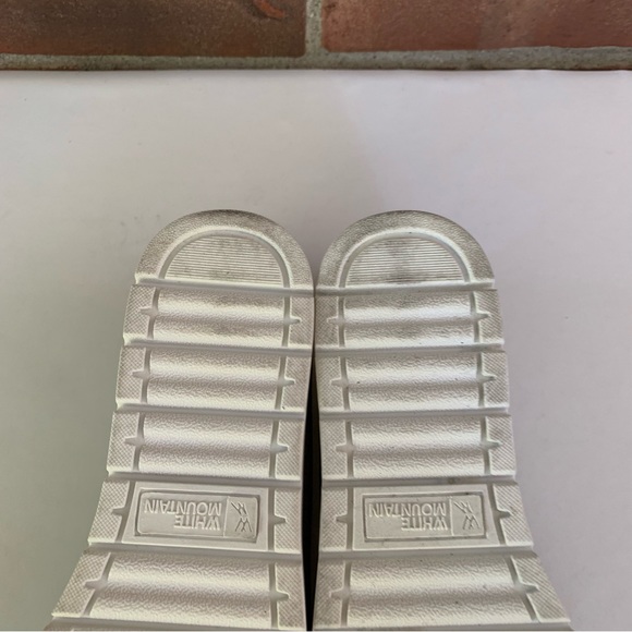 WHITE MOUNTAIN Women's Denny Grey Slip On Loafers Flats Size US 6 M - Picture 7 of 9